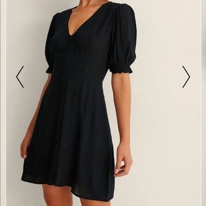 NA-KD Buttoned Puff Sleeve Dress